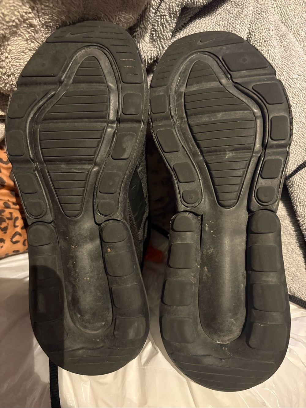 Nike Black Air 270 Athletic Sneakers - Picture 7 of 7